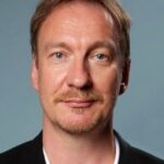 เดวิด ทิวลิส (David Thewlis)