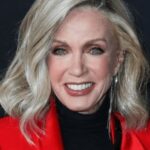 ดอนน่า มิลส์ (Donna Mills)