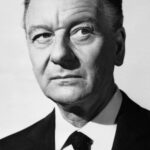 จอห์น กิลกุด (John Gielgud)