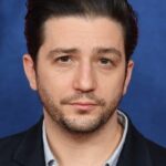จอห์น มาการ์โร (John Magaro)