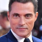รูฟัส ซีเวลล์ (Rufus Sewell)
