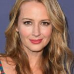เอมี่ แอ็คเกอร์ (Amy Acker)