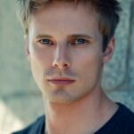 แบรดลีย์ เจมส์ (Bradley James)