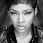 แคโรไลน์ ชิเคซี (Caroline Chikezie)