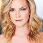 ซินดี้ บัสบี้ (Cindy Busby)
