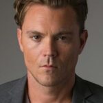 เคลย์น ครอว์ฟอร์ด (Clayne Crawford)