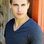 โคดี้ ลินลีย์ (Cody Linley)