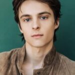 คอรี โฟเกลแมนิส (Corey Fogelmanis)