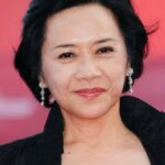 ดีนี่ ยิป ทัค-ฮัน (Deanie Yip Tak-Han)