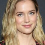 เอลิซาเบธ ไลล์ (Elizabeth Lail)