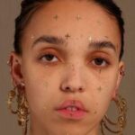กิ่งเอฟเคเอ (FKA twigs)