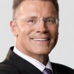 ฮาวี่ ลอง (Howie Long)