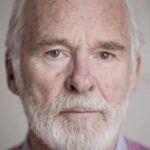 เอียน แม็คเอลฮินนี่ (Ian McElhinney)