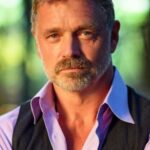 จอห์น ชไนเดอร์ (John Schneider)