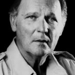 จอห์น เวอร์นอน (John Vernon)