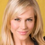 จูลี่ เบนซ์ (Julie Benz)