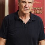 แลร์รี่ แลมบ์ (Larry Lamb)
