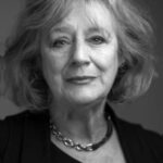 แม็กกี้ สตีด (Maggie Steed)