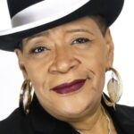 มาร์ชา วอร์ฟิลด์ (Marsha Warfield)