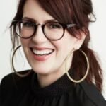 เมแกน มัลลัลลี (Megan Mullally)