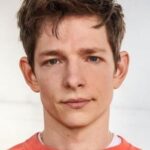 ไมค์ ไฟสต์ (Mike Faist)