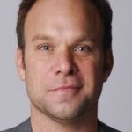นอร์เบิร์ต ลีโอ บัตซ์ (Norbert Leo Butz)