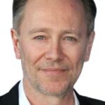 ปีเตอร์ เอาเตอร์บริดจ์ (Peter Outerbridge)