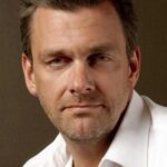เรย์ สตีเวนสัน (Ray Stevenson)