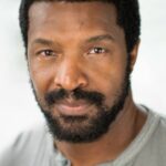 โรเจอร์ ครอส (Roger Cross)