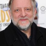 ไซมอน รัสเซล บีล (Simon Russell Beale)