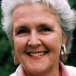 สเตฟานี โคล (Stephanie Cole)