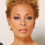 วาลารี เพ็ตติฟอร์ด (Valarie Pettiford)