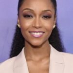 ยาย่า ดาคอสต้า (Yaya DaCosta)