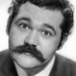 เอเวอรี่ ชไรเบอร์ (Avery Schreiber)