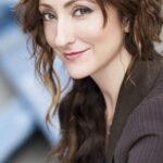 คาร์เมน คูแซ็ค (Carmen Cusack)