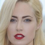 ชาร์ลอตต์ ซัลลิแวน (Charlotte Sullivan)