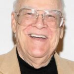 เดวิด ฮัดเดิลสตัน (David Huddleston)
