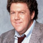 จอร์จ เวนดท์ (George Wendt)