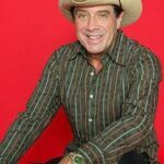 เอียน 'มอลลี่' เมลดรัม (Ian 'Molly' Meldrum)