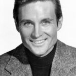 จอห์น ฟิลิป ลอว์ (John Phillip Law)