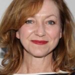 จูลี่ ไวท์ (Julie White)