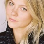 ลิลลี่ โคลว์ส (Lily Cowles)