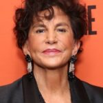 เมอร์เซเดส รูเอล (Mercedes Ruehl)
