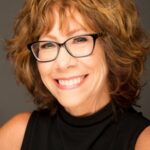มินดี้ สเตอร์ลิง (Mindy Sterling)