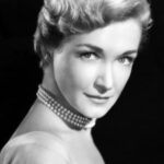 นิน่า ฟอช (Nina Foch)