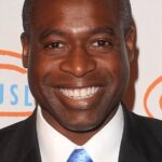ฟิล ลูอิส (Phill Lewis)