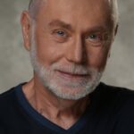 โรเบิร์ต เดวิด ฮอลล์ (Robert David Hall)