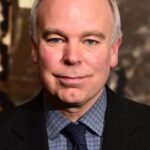 สตีฟ เพมเบอร์ตัน (Steve Pemberton)
