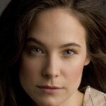 แคโรไลน์ ดาเวอร์นาส (Caroline Dhavernas)