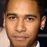 เอลเลียต ไนท์ (Elliot Knight)